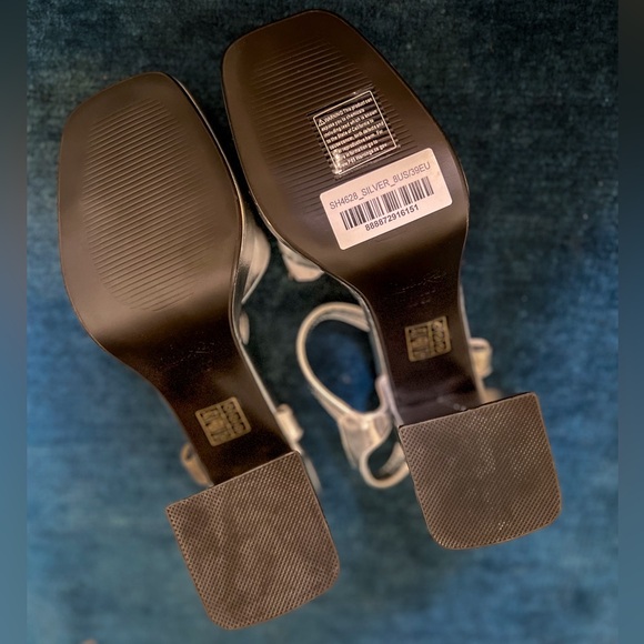 NWT London Rag Lofty Metallic Block Heel Platform Sandals in Silver - Size 8 US - Picture 9 of 11